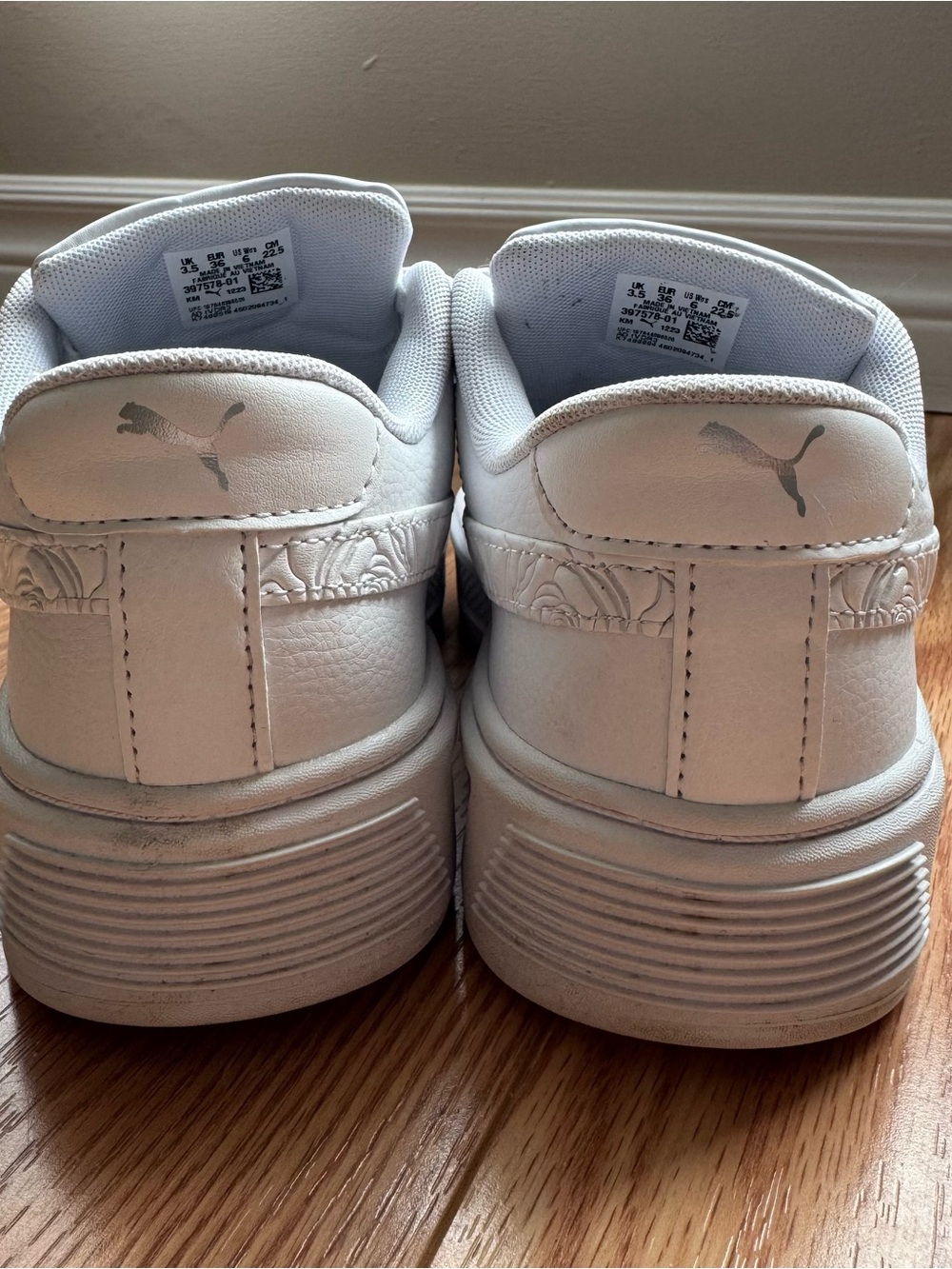 Puma White Low-Top Sneakers with Rose Detail - Picture 8 of 9